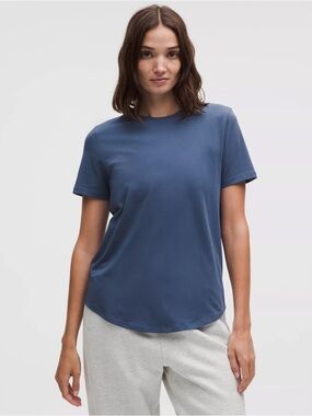 NWOT lululemon athletica Love Crew T-Shirt Blue Twill Size 6